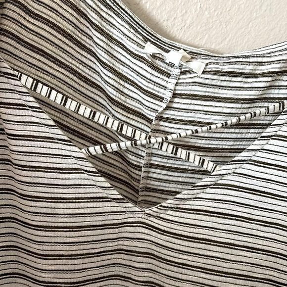 Women’s Maurice’s Short Sleeve Top Plus Size, 4X, Stripe - Picture 5 of 7